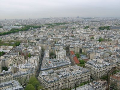 Ein Bild von Paris von der 2. Etage des Eiffelturms